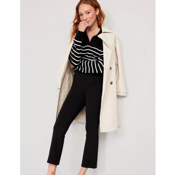 Old Navy Extra High-Waisted Stevie Crop Flare in Black - Picture 1 of 6